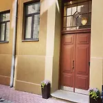 Cozy Design In A Classic Style Appartamento
