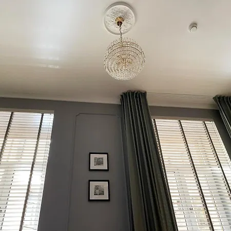 Διαμέρισμα Cozy Design In A Classic Style