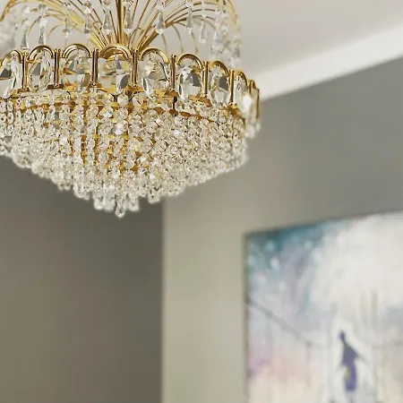Cozy Design In A Classic Style Dzīvoklis