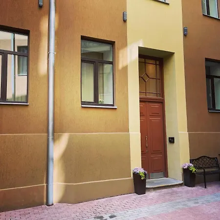 Cozy Design In A Classic Style Dzīvoklis